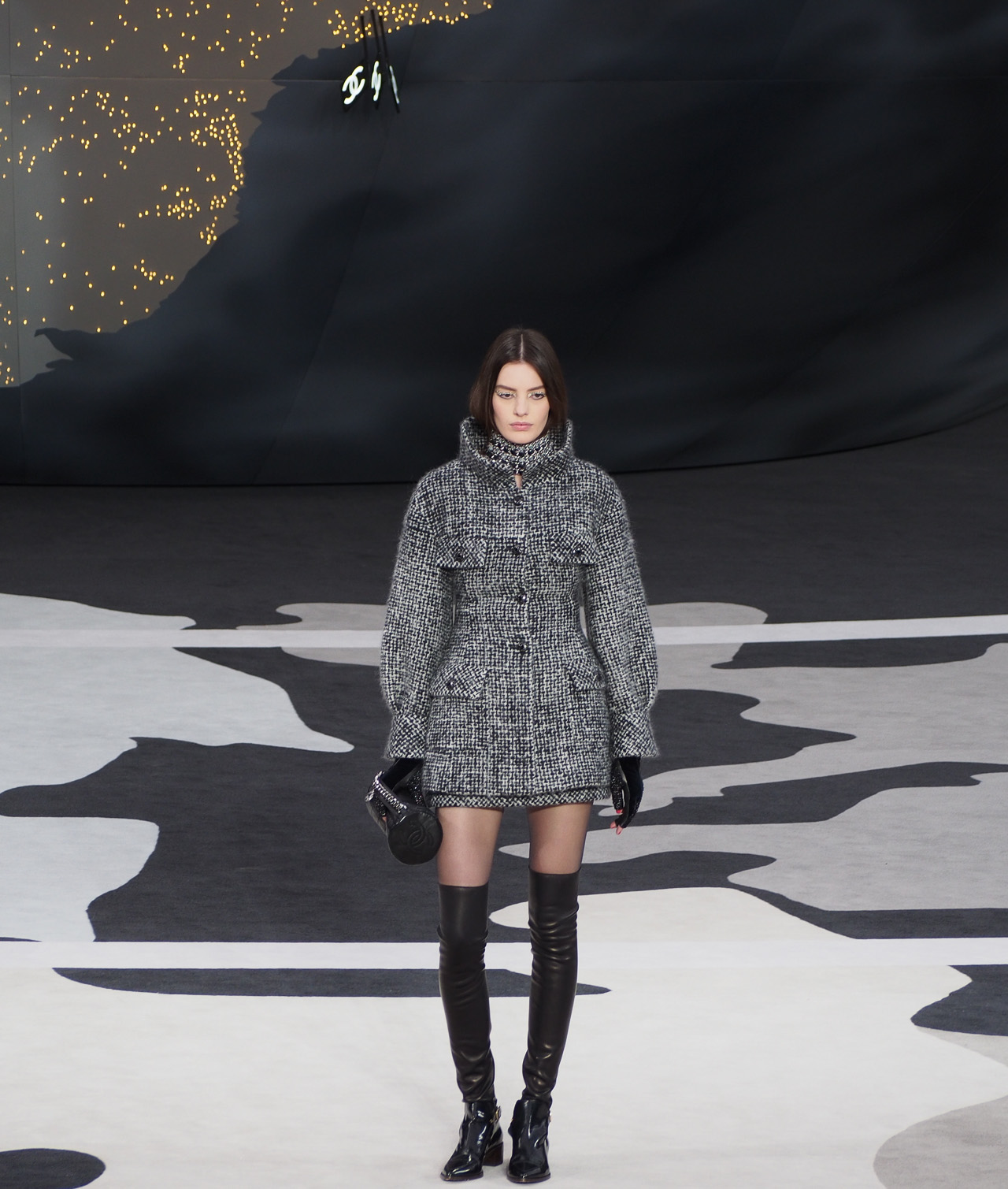 Chanel Pre-Fall Winter 2013 Collection: Enter The Boutique