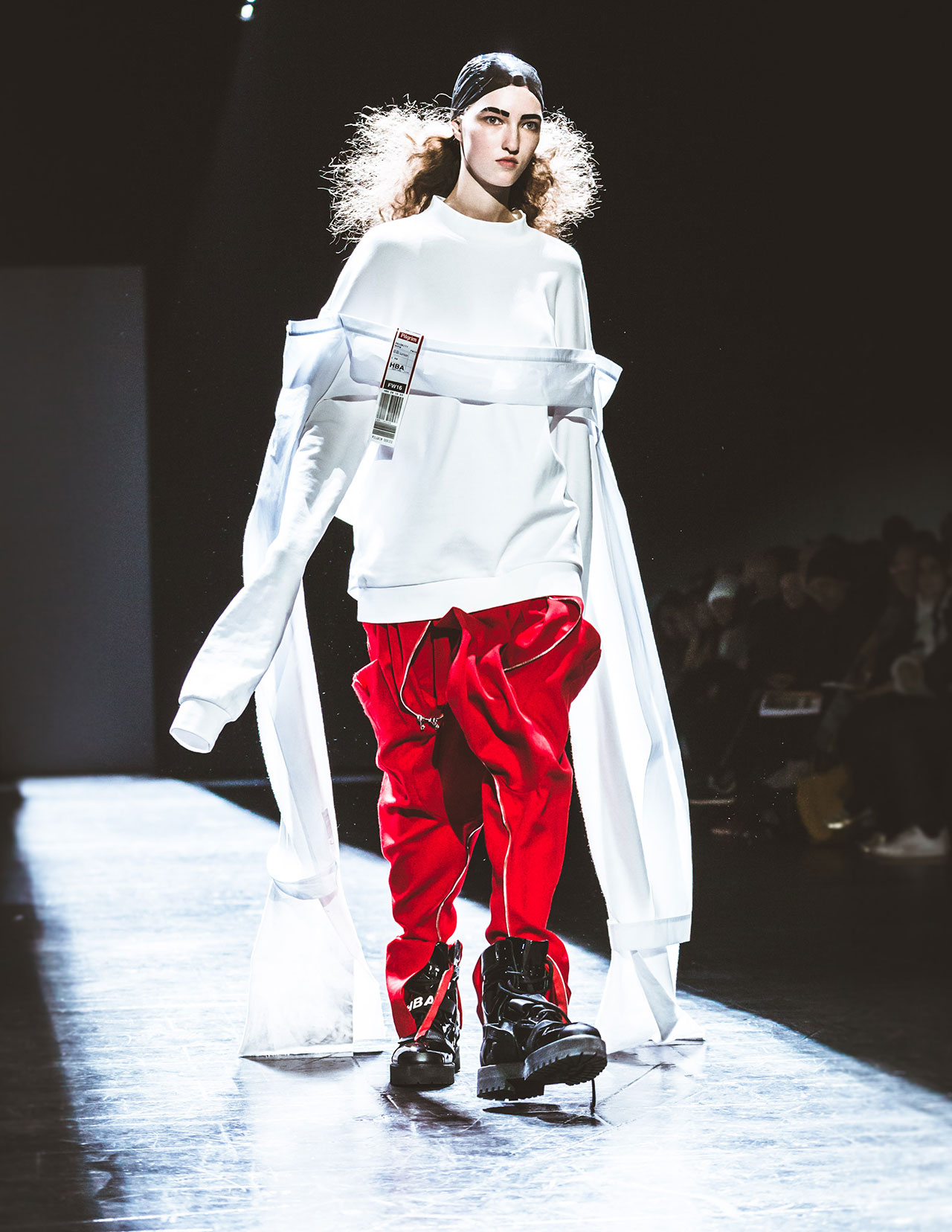 casey-vange-hoodby-air-57