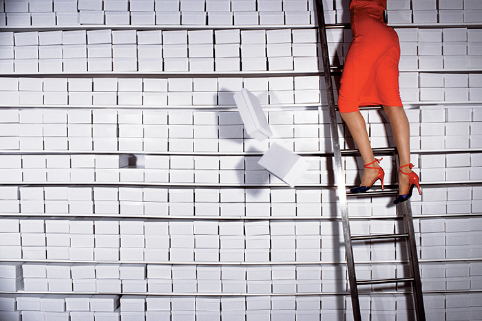 2.-Charles-Jourdan,-Fall-1977-_-Guy-Bourdin