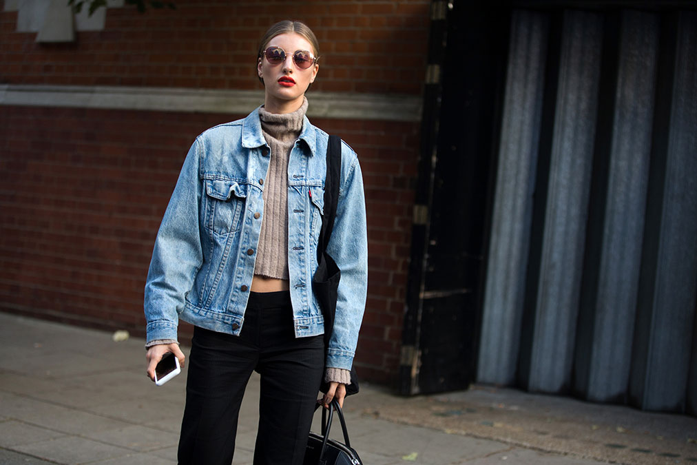 See what the models are wearing off duty in London – Of The Minute